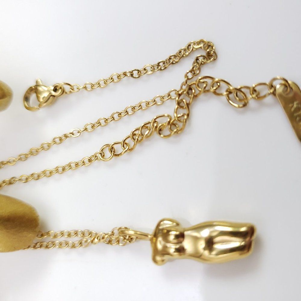 Female Body Layering Necklace - Picture 16 of 16